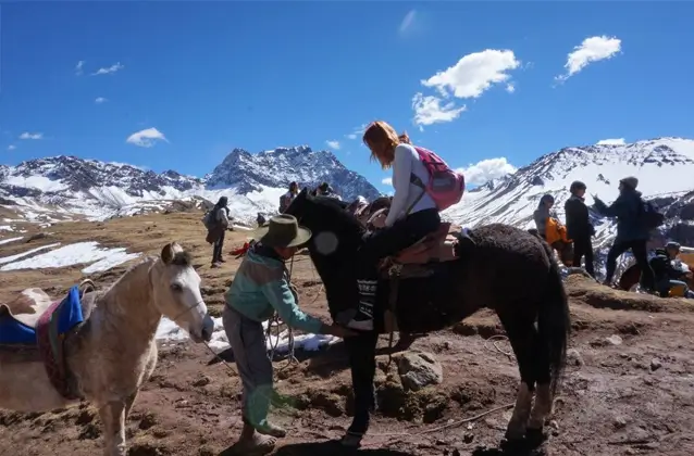 rainbow mountain tour horse rental